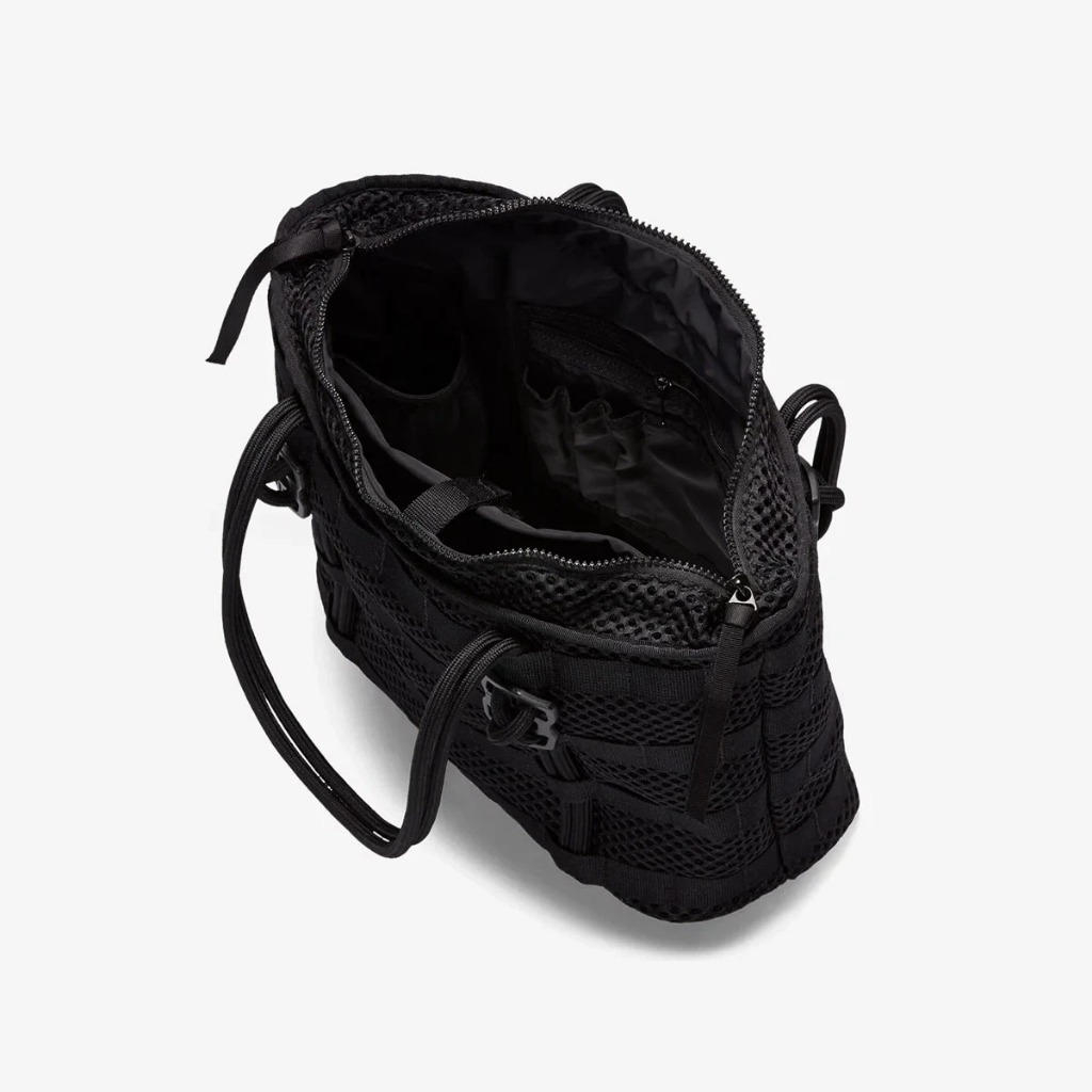 กระเป๋าสะพาย Nike AIR TOTE BAG (15L) [ ลิทสิทธิ์แท้ ป้ายไทย] รหัส : CU2607 010