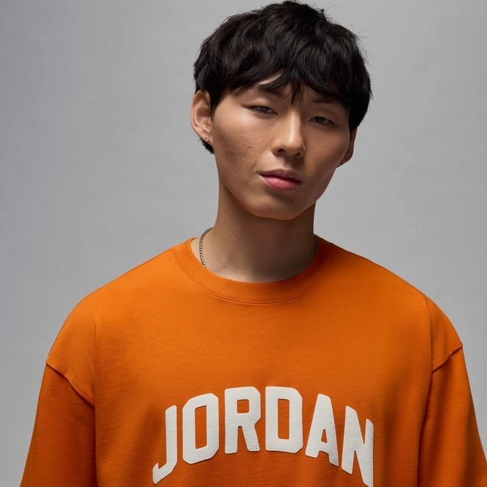 เสื้อยืดโอเวอร์ไซส์ Nike Jordan Flight Essentials Men's T-Shirt Oversized [ขอแท้ NIKE ป้ายไทย][รหัส : HQ8935 805 ]