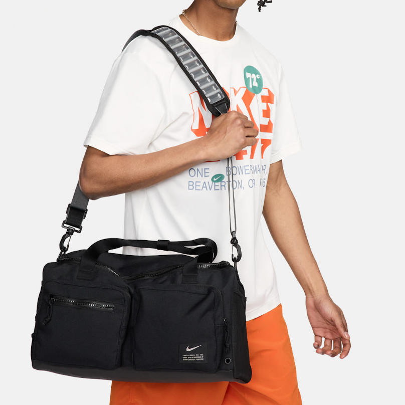 กระเป๋าสะพายข้าง Nike Utility Power Training Duffel Bag (Size S, 31 L) [ลิขสิทธิ์แท้] [รหัส : CK2795 010 ]