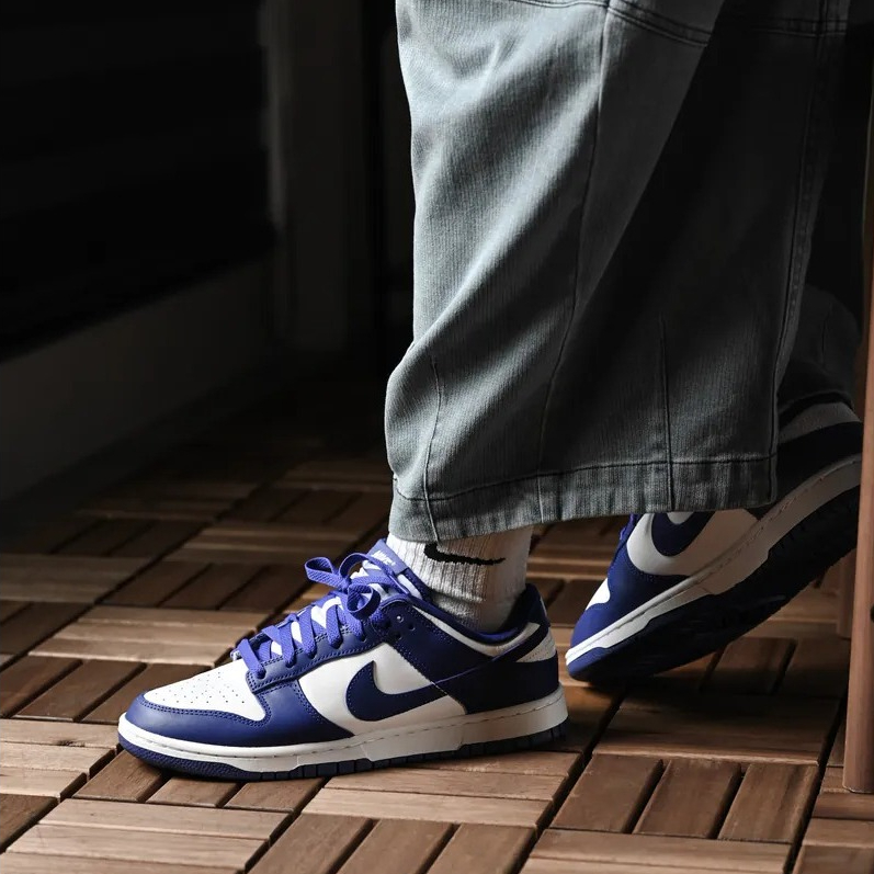 รองเท้าผู้ชาย รองเท้าลำลอง NIKE DUNK LOW RETRO 'CONCORD' [ลิขสิทธิ์แท้ NIKE ป้ายไทย] [รหัส DV0833 103 ]