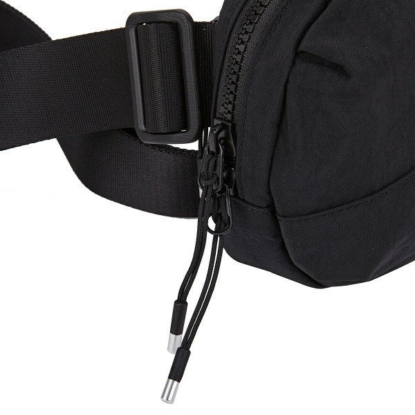กระเป๋าสะพายข้าง Nike Aura Crossbody Bag (2L) [ของแท้ NIKE ป้ายไทย] [รหัส HM6120 010 / 208 ]
