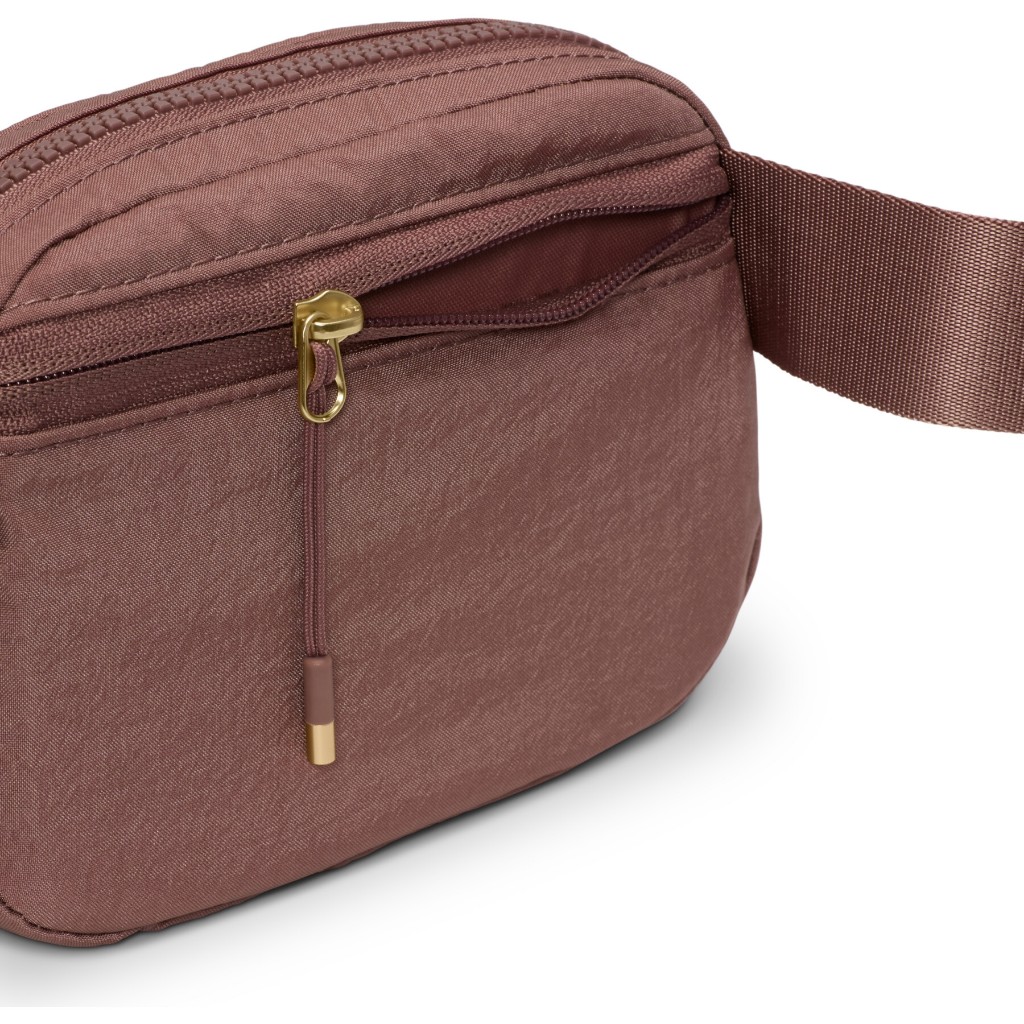 กระเป๋าสะพายข้าง Nike Aura Crossbody Bag (2L) [ของแท้ NIKE ป้ายไทย] [รหัส HM6120 010 / 208 ]