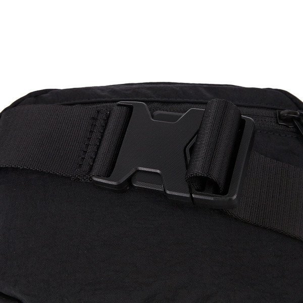 กระเป๋าสะพายข้าง Nike Aura Crossbody Bag (2L) [ของแท้ NIKE ป้ายไทย] [รหัส HM6120 010 / 208 ]