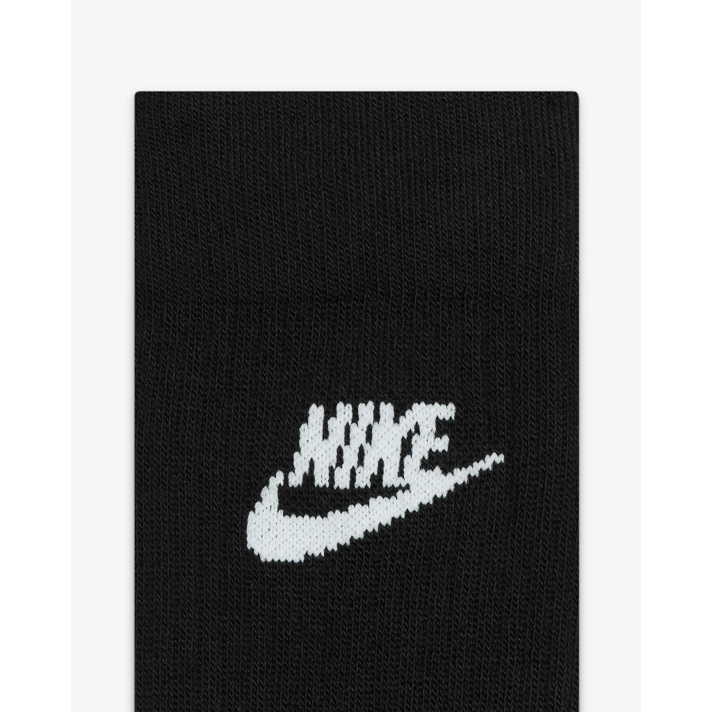 ถุงเท้าข้อยาว (3 คู่) Nike Sportswear Everyday Essential Socks (3 Pairs) ลิขสิทธิ์แท้ NIKE Thailand][ DX5025 010 ]