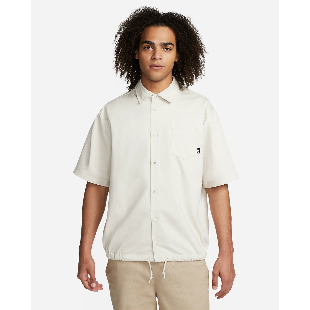 เสื้อเชิ้ตโอเวอร์ไซส์  Nike Club Button-Down Oversized Top [ลิขสิทธิ์แท้ NIKE ป้ายไทย]รหัส : DX0899 010 / DX0899 014