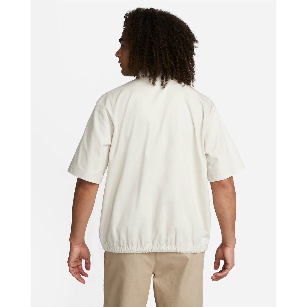 เสื้อเชิ้ตโอเวอร์ไซส์  Nike Club Button-Down Oversized Top [ลิขสิทธิ์แท้ NIKE ป้ายไทย]รหัส : DX0899 010 / DX0899 014