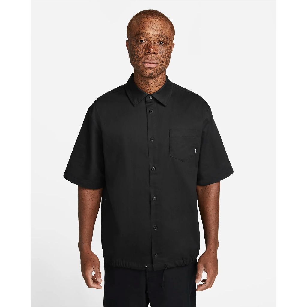 เสื้อเชิ้ตโอเวอร์ไซส์  Nike Club Button-Down Oversized Top [ลิขสิทธิ์แท้ NIKE ป้ายไทย]รหัส : DX0899 010 / DX0899 014