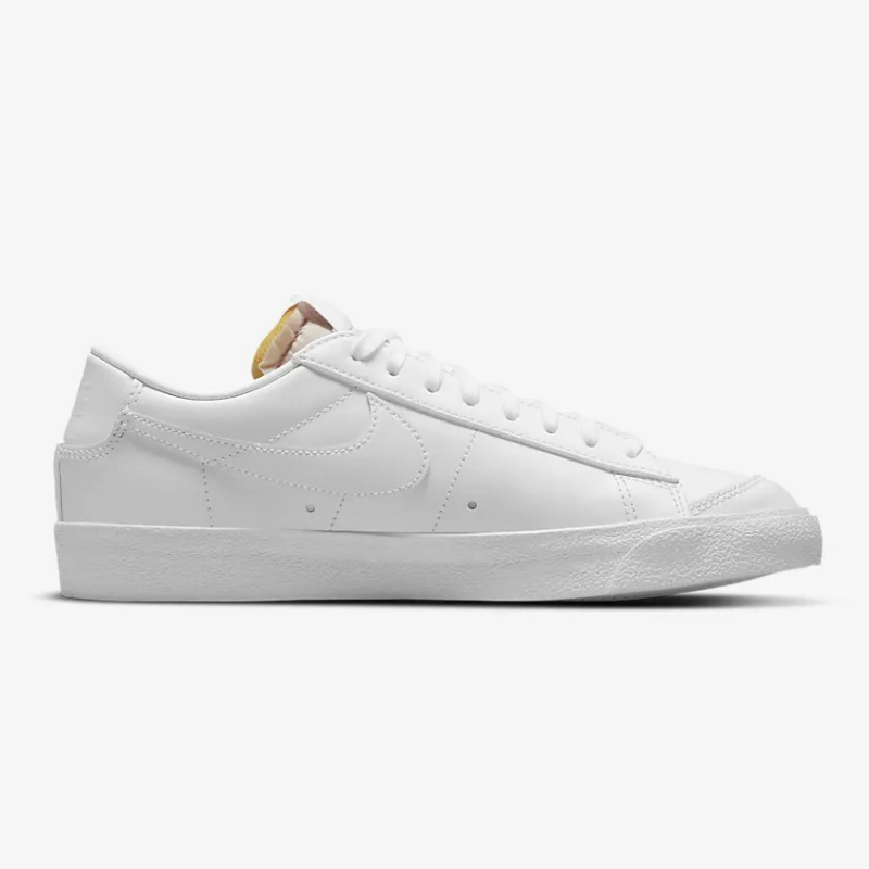 รองเท้าผู้หญิง Nike BLAZER LOW '77 W [ลิขสิทธิ์แท้ NIKE ป้ายไทย] [รหัส DC4769 105 / DC4769 101 ]
