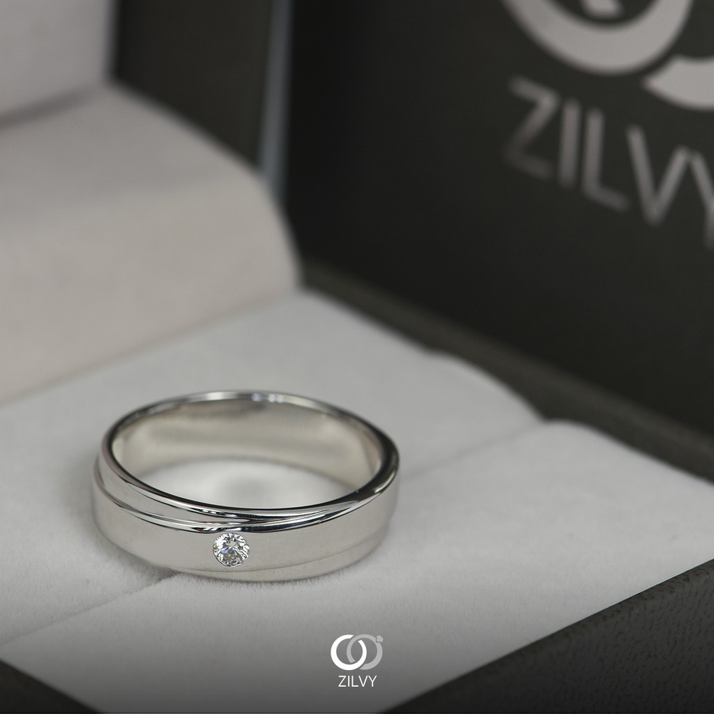 Zilvy Bavorn - แหวนชายเพชรน้ำร้อย 0.10 กะรัต  (BR012)
