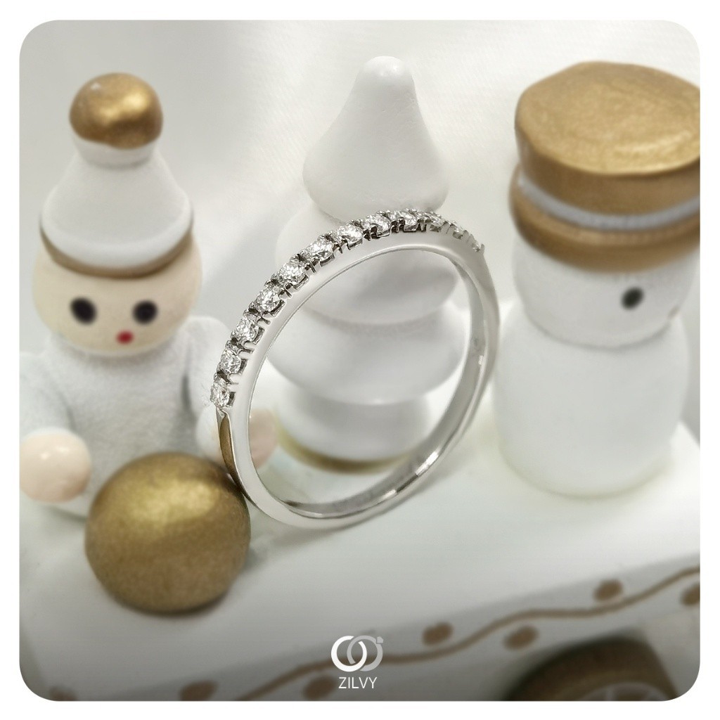 Zilvy Minimal Ring - แหวนหญิงเพชรน้ำร้อย 0.20 กะรัต (GR325)