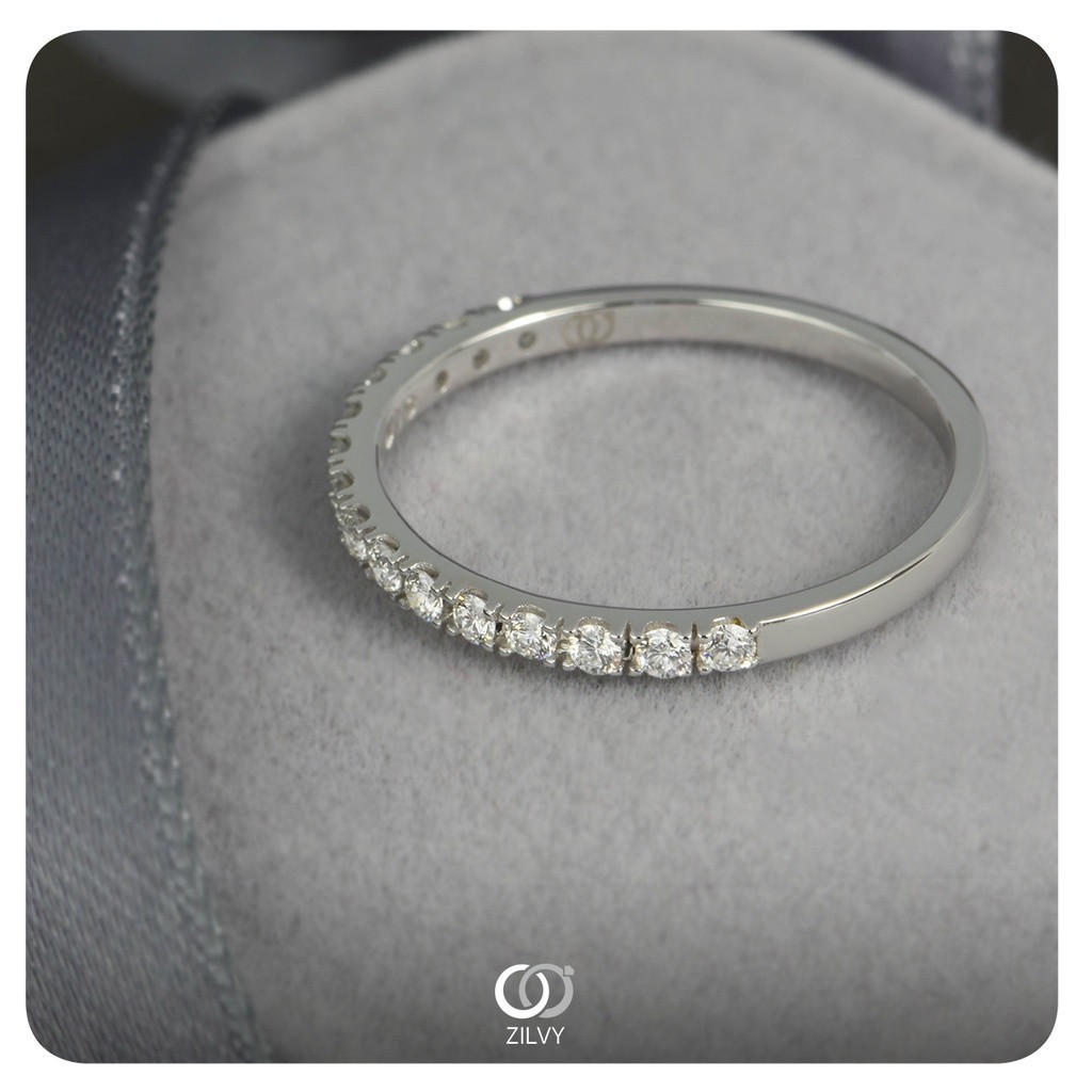 Zilvy Minimal Ring - แหวนหญิงเพชรน้ำร้อย 0.30 กะรัต (GR308)