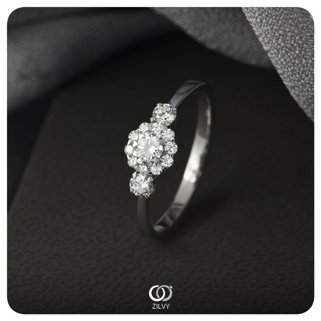 ZILVY แหวนเพชรเรียบสวยหรู 0.30 กะรัต น้ำร้อย (GR317)