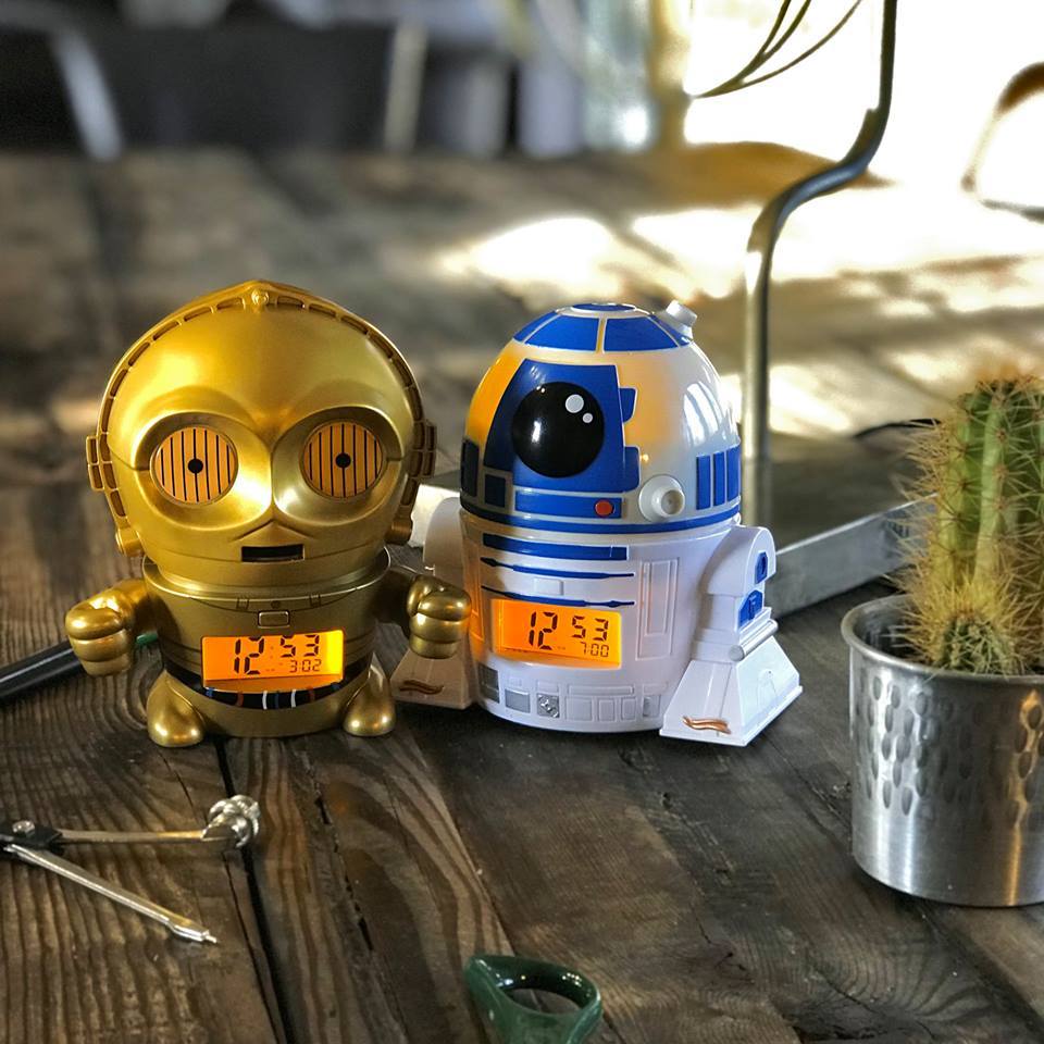 Disney นาฬิกาปลุก แบบมีไฟ สตาร์วอร์ส Star Wars C-3PO Light Up Alarm Clock (5.5 นิ้ว) ลิขสิทธิ์แท้