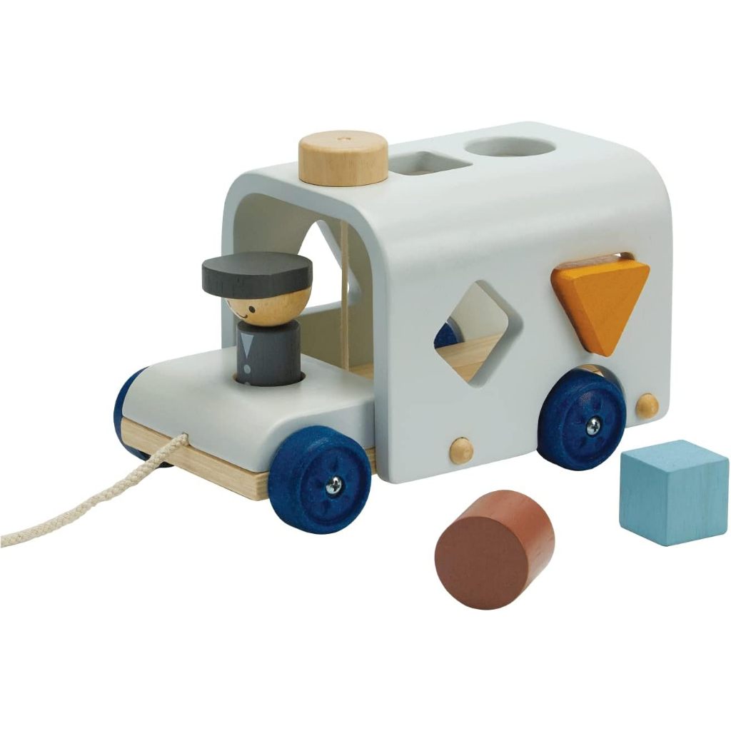 PlanToys ของเล่นไม้ แปลนทอยส์ รถบัสหยอดรูปทรง SORTING BUS ORCHARD (1y+)