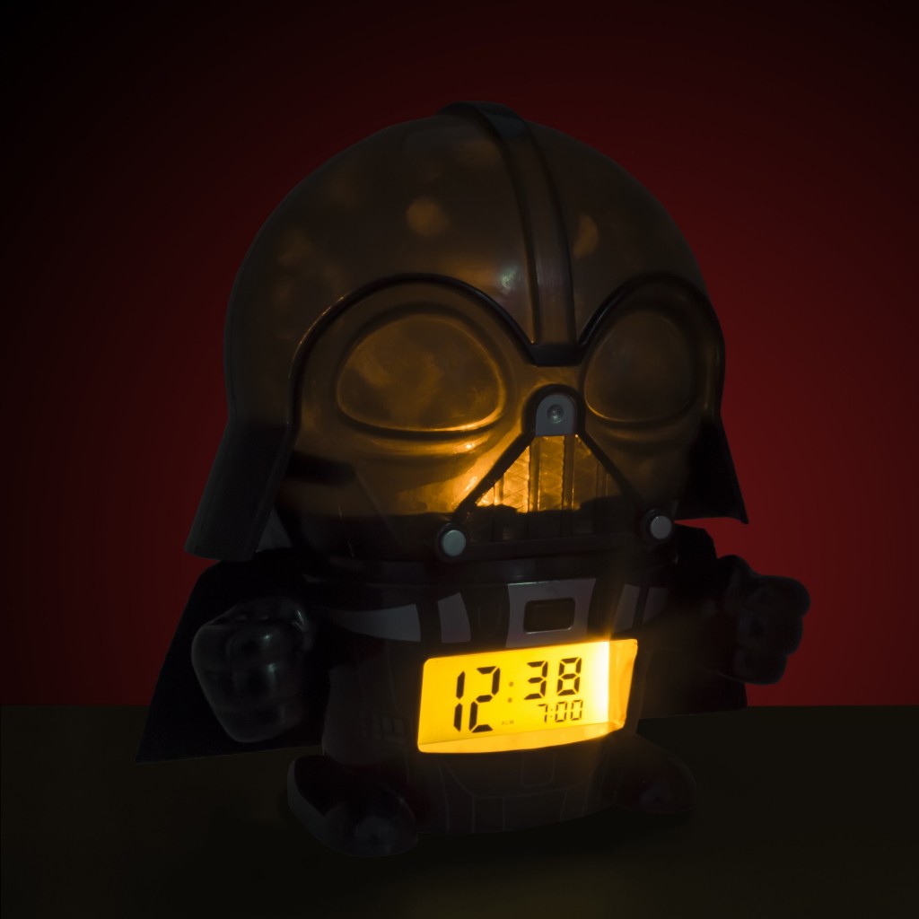 Disney นาฬิกาปลุก แบบมีไฟ สตาร์วอร์ส ดาร์ธเวเดอร์ Star Wars Darth Vader Light Up Alarm Clock (5.5 นิ้ว) ลิขสิทธิ์แท้