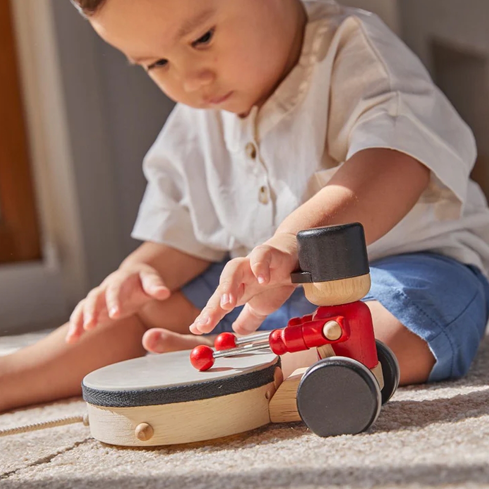 PlanToys ของเล่นไม้ แปลนทอยส์ ทหารตีกลอง ของเล่นลากจูง Pull Along Drummer (1y+)