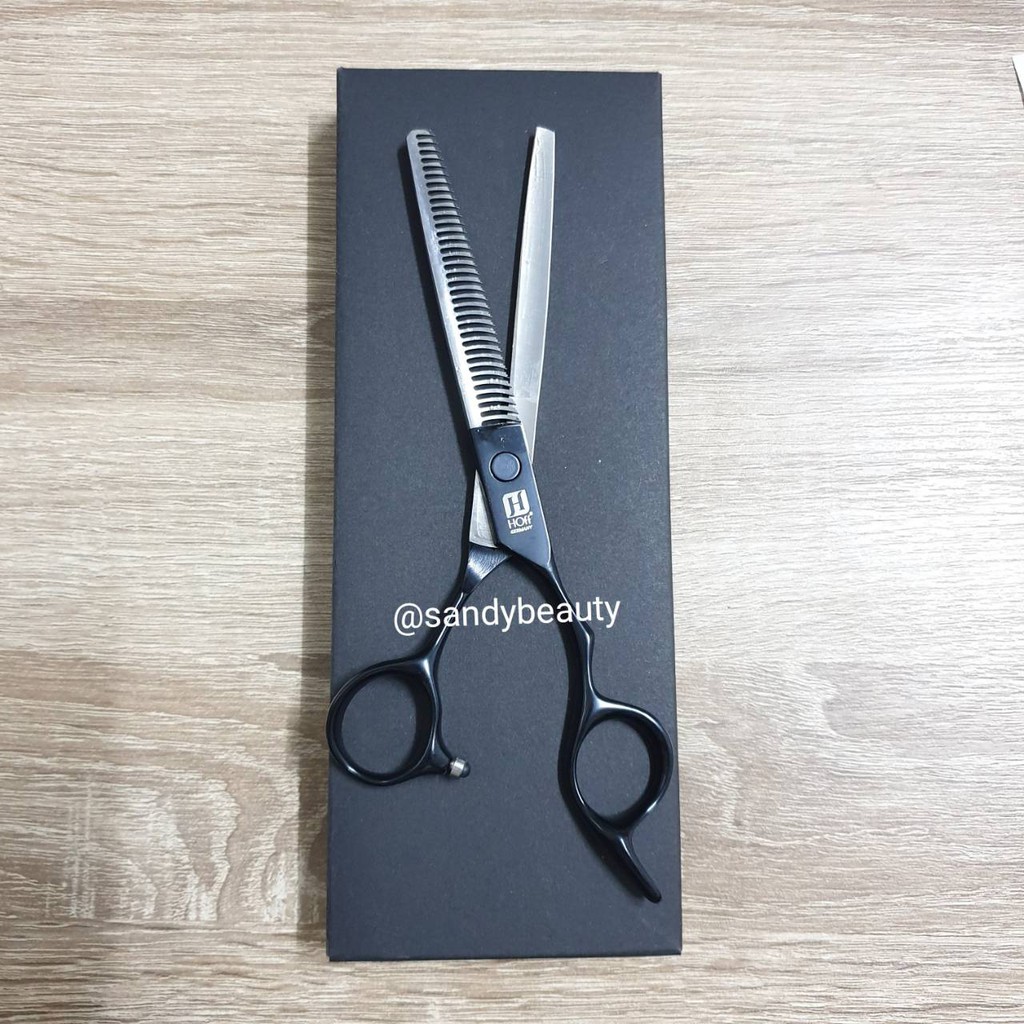 แท้100% กรรไกรซอยผม Hoff ฮอฟ รุ่น Blackjack 6.5" 65CBพร้อมกล่อง ฟันโค้ง ด้ามจับสีดำ คมกริบ ซอยผม สไลด์ผม by sandy beauty