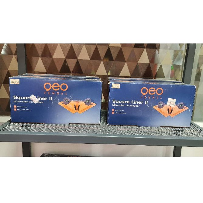 Geo Fennel เลเชอร์ ปูกระเบื้อง พื้นและผนัง (สินค้าตัวโชว์ Clearance) GEO FENNEL ( Square Liner ll )